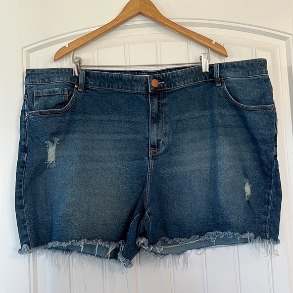 Lane Bryant Boyfriend Jean Shorts Size 26 - Picture 1 of 4